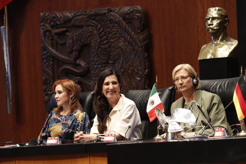 Kenia López Rabadán busca un Congreso plural y eficiente para México